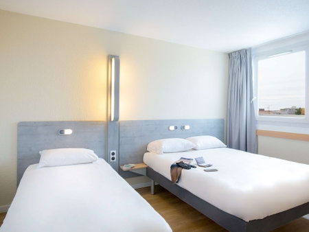 ibis budget Fréjus Saint-Raphaël Centre et Plage, Fréjus, France