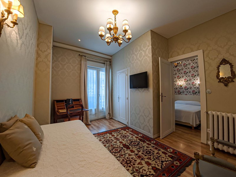 Hôtel de l'Abeille, Orléans, France