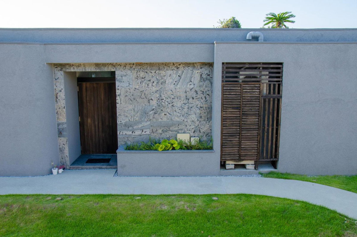 Hanalee Villa Kouri, Japan