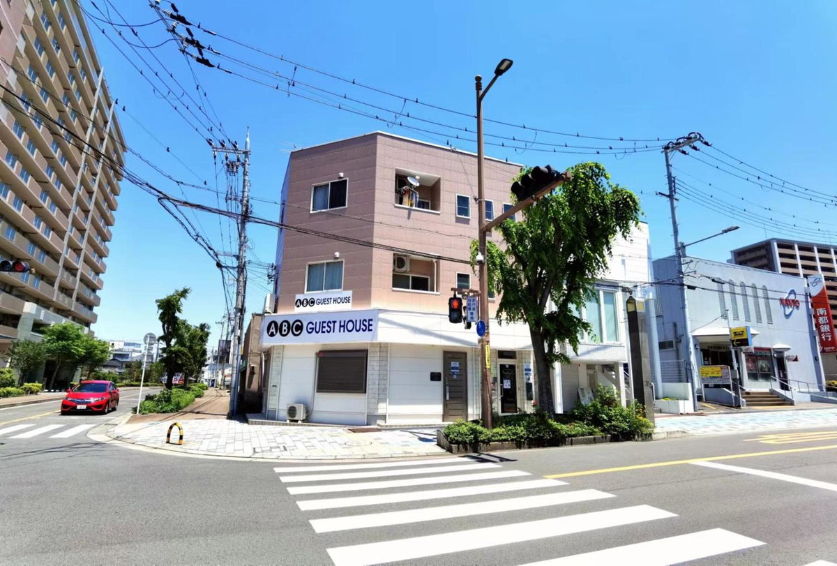 ABC Guest House 2F, Япония
