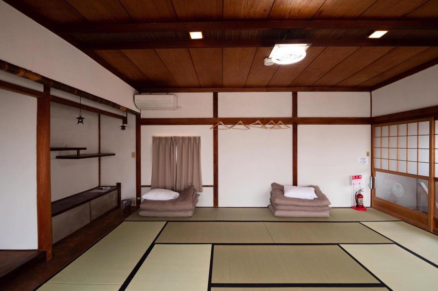 Kamp Houkan-cho Backpacker's Inn & Lounge, Okayama, Japan