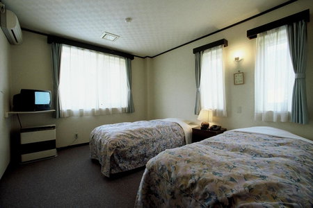 A Small Nature Hotel Hilltop 高原の小さなホテル ヒルトップ, Kiso, Japan