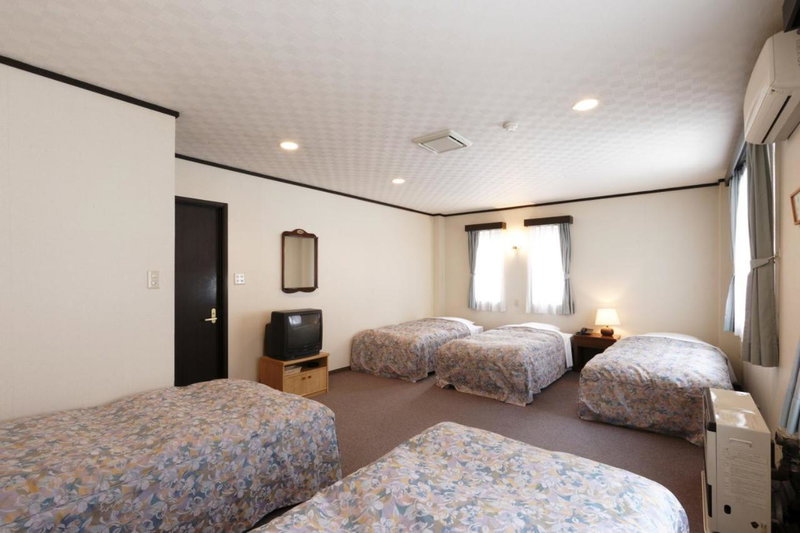 A Small Nature Hotel Hilltop 高原の小さなホテル ヒルトップ, Kiso, Japan