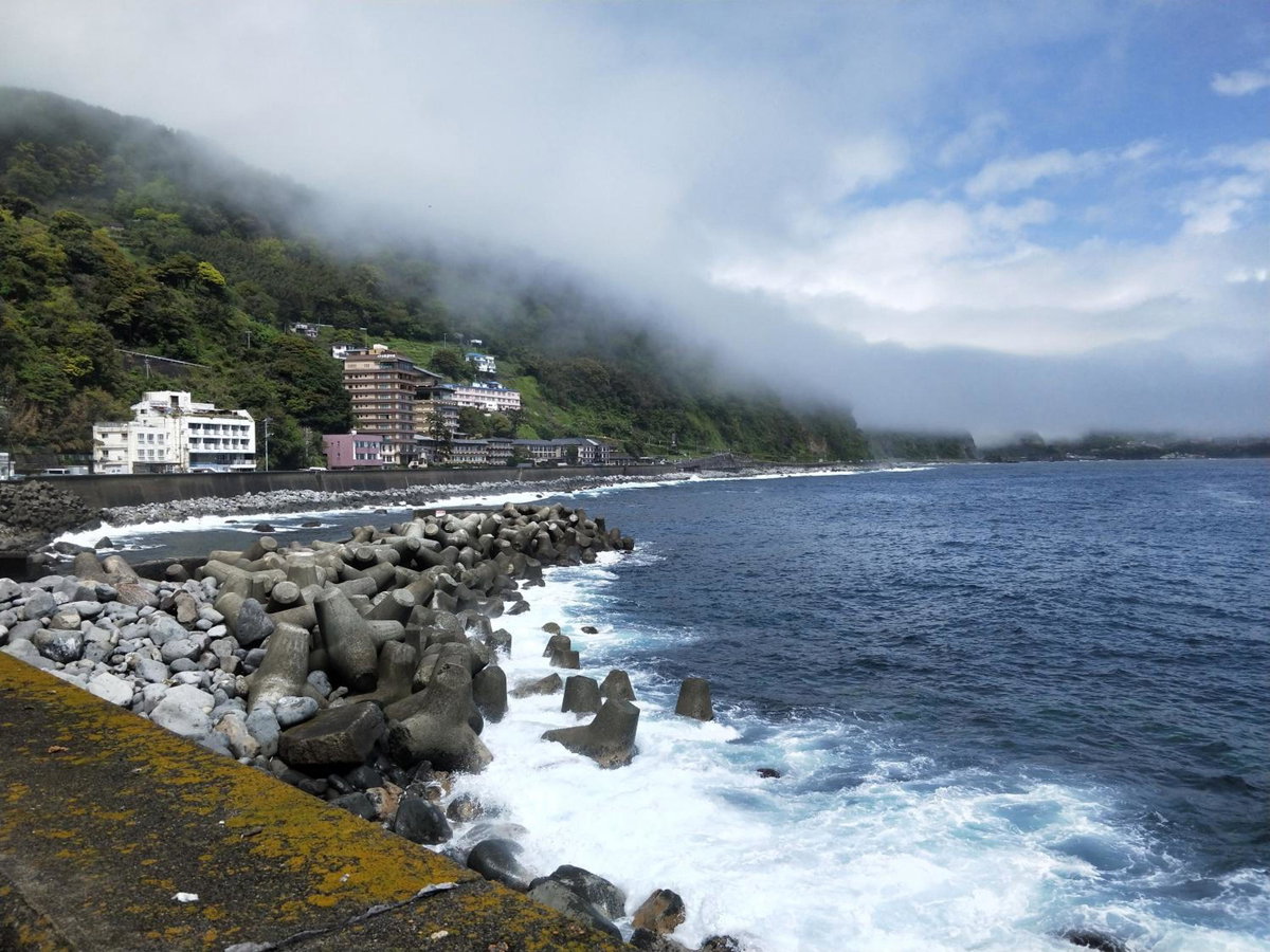 Izu Hokkawa Seaside Guesthouse 伊豆北川の家, Japan