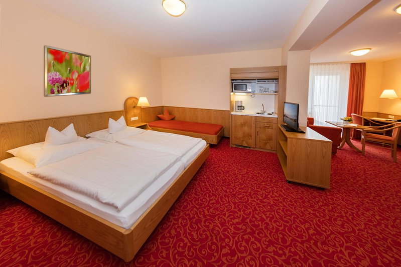 Gasthof - Hotel zum Ochsen GmbH, Berghülen, Germany