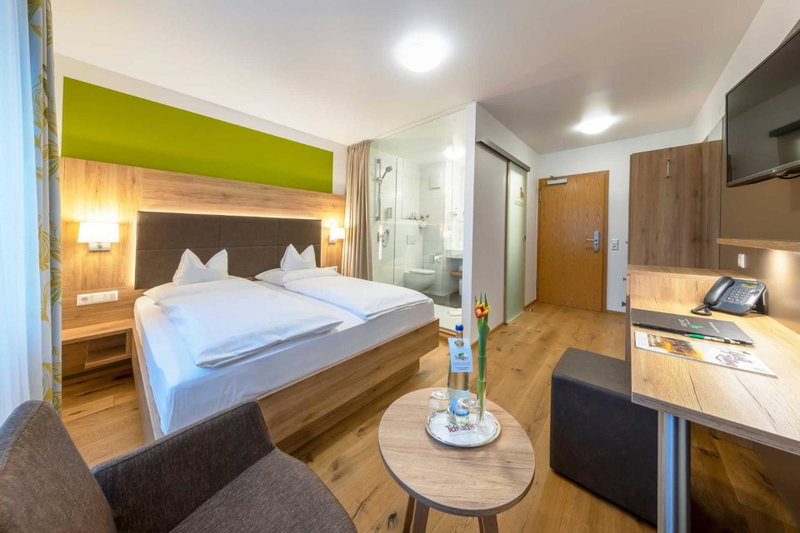 Gasthof - Hotel zum Ochsen GmbH, Berghülen, Germany