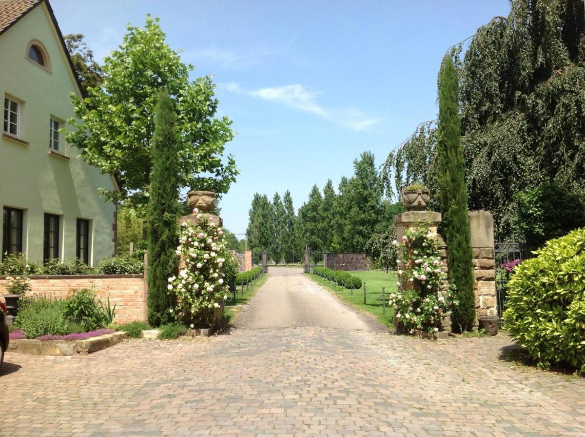 Hotel · Hofgut Holzmuhle, Germersheim