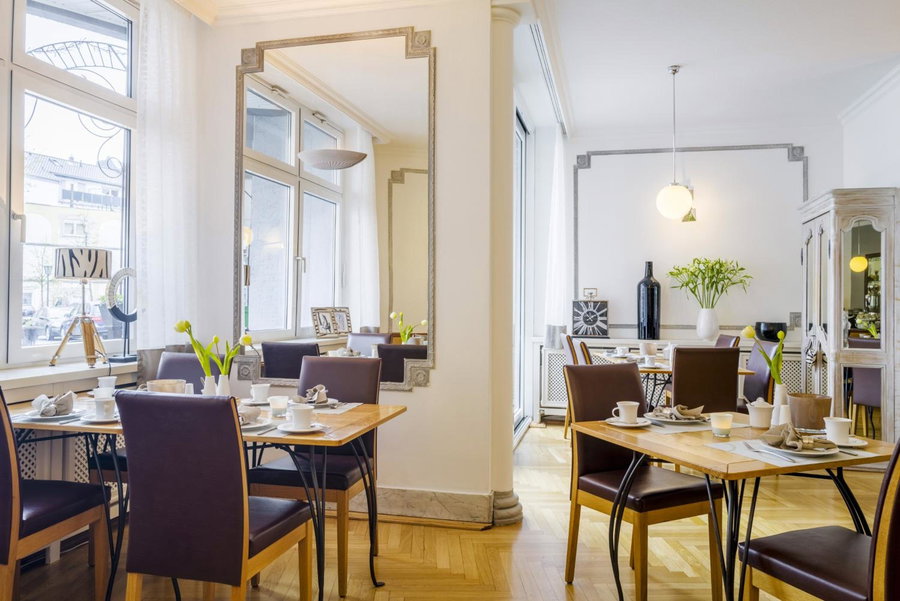Hotel Am Helmwartsturm, Andernach, Germany