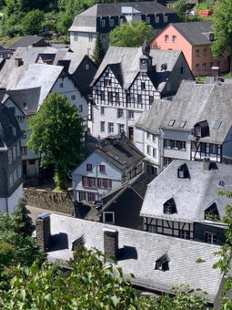 Manoir -1654- historisch schlafen in Monschaus Altstadt, Monschau, Germany