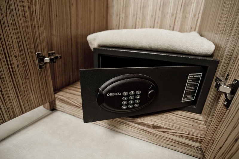 Hotel Maxis - digitaler Self-check-in -, Karlsbad, Germany