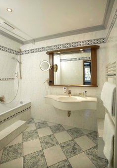 AKZENT Hotel Berg's Alte Bauernschänke- Wellness und Wein, Rüdesheim am Rhein, Germany