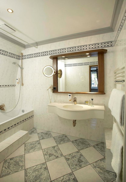 AKZENT Hotel Berg's Alte Bauernschänke- Wellness und Wein, Rüdesheim am Rhein, Germany