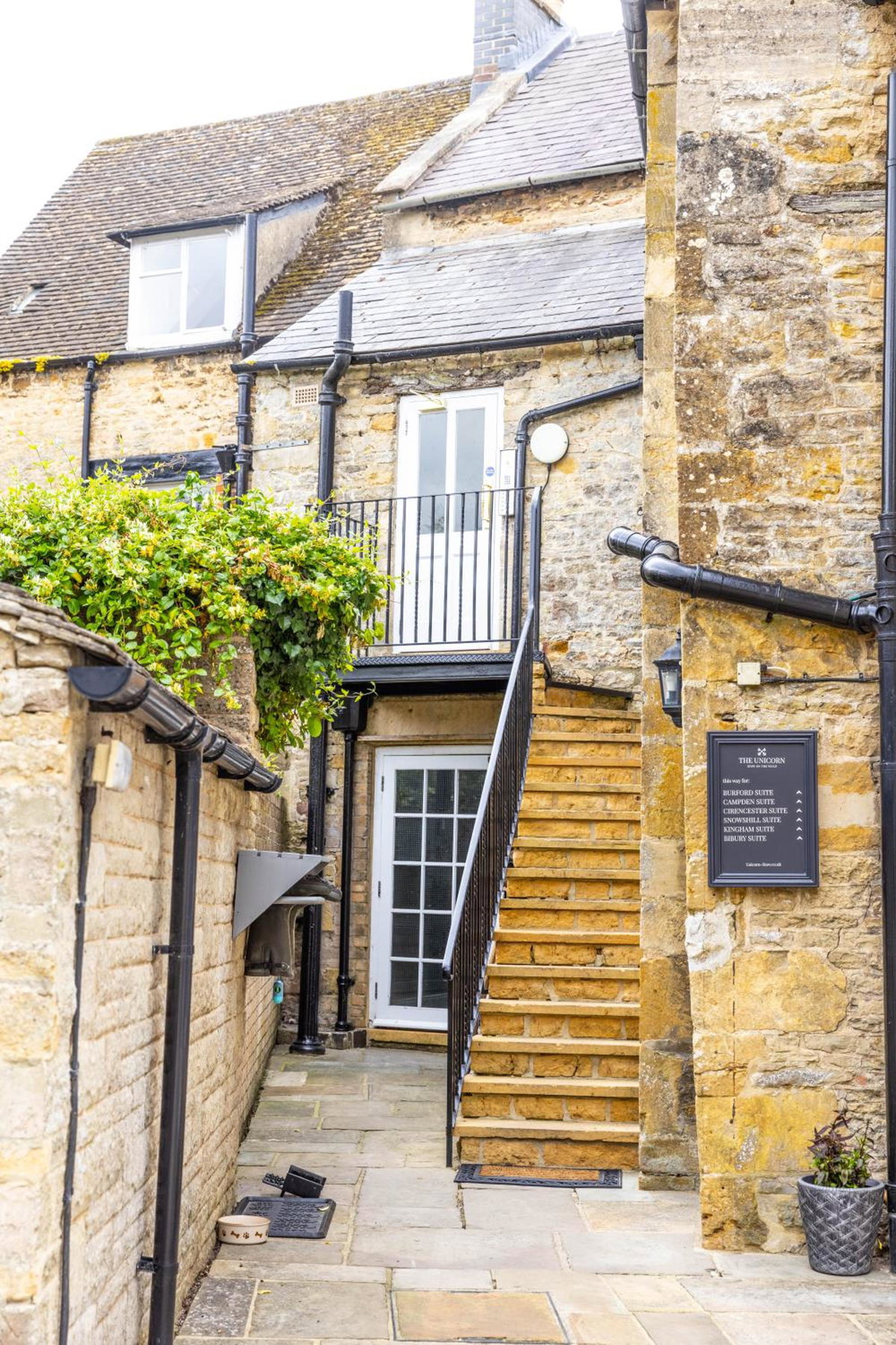 Hotel · The Unicorn (Apartments), Stow On The Wold