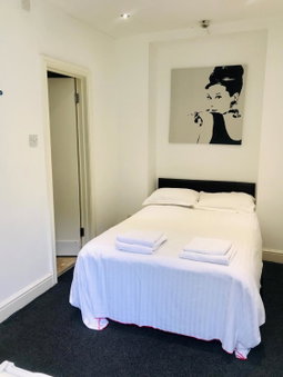 Amhurst Hotel, London, United Kingdom