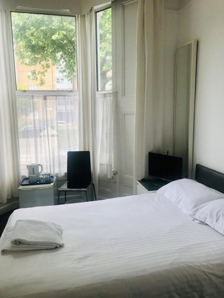 Amhurst Hotel, London, United Kingdom