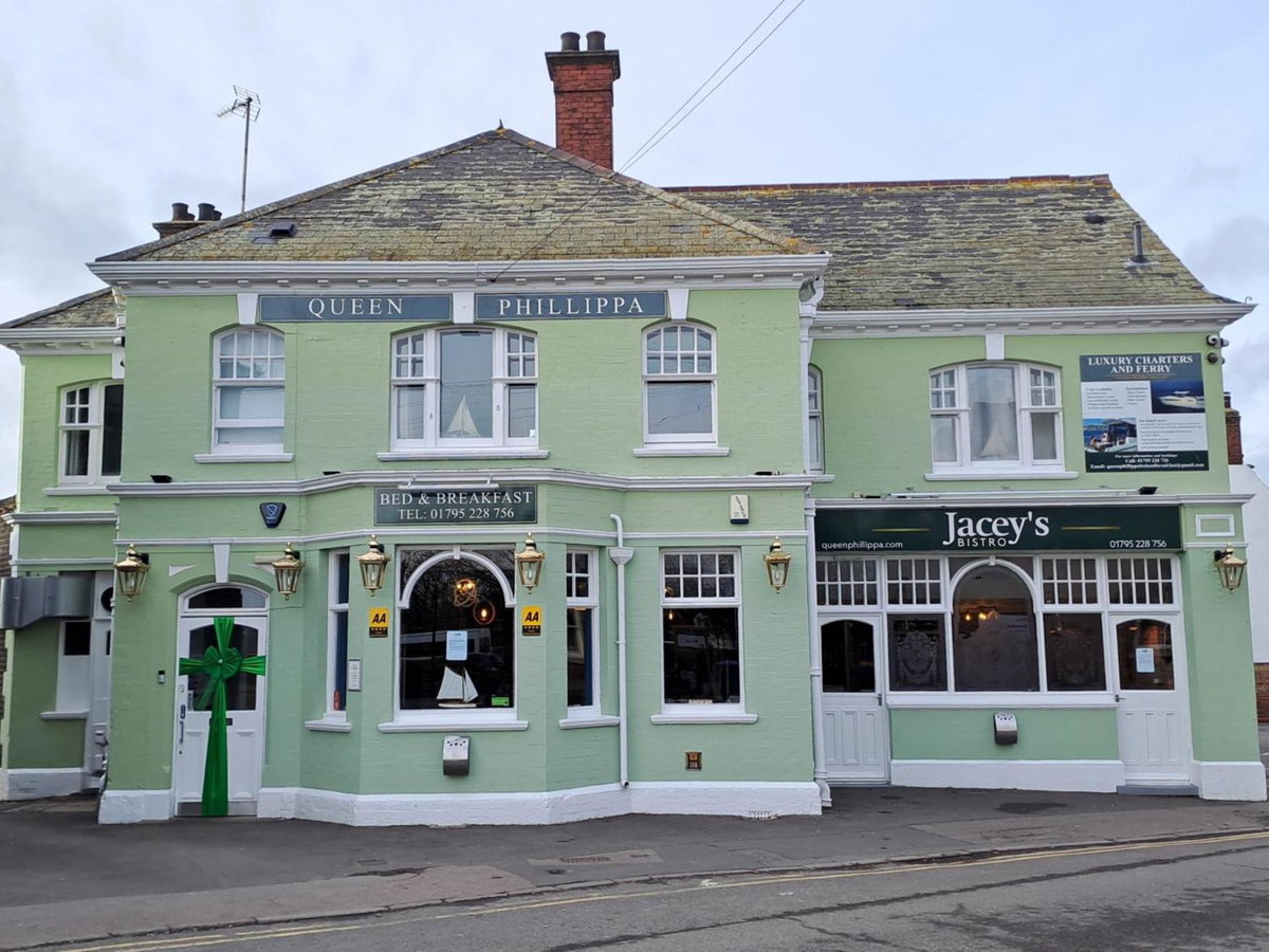Hotel · Queen Phillippa, Queenborough