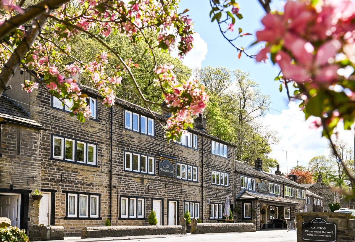 Hotel · The Woodman Inn, Huddersfield