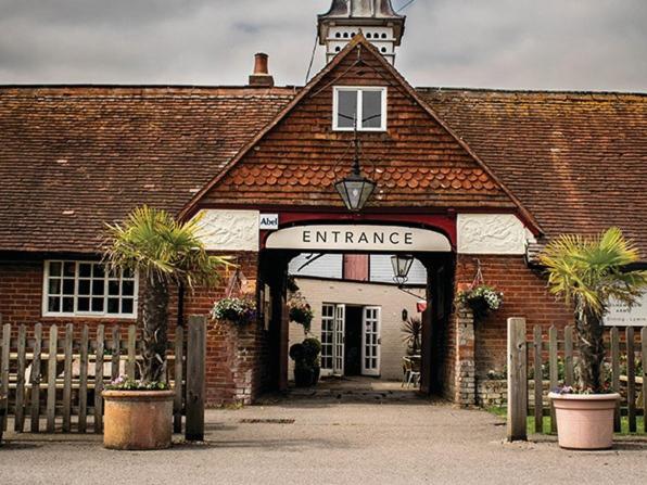 Hotel · The Walhampton Arms, Lymington