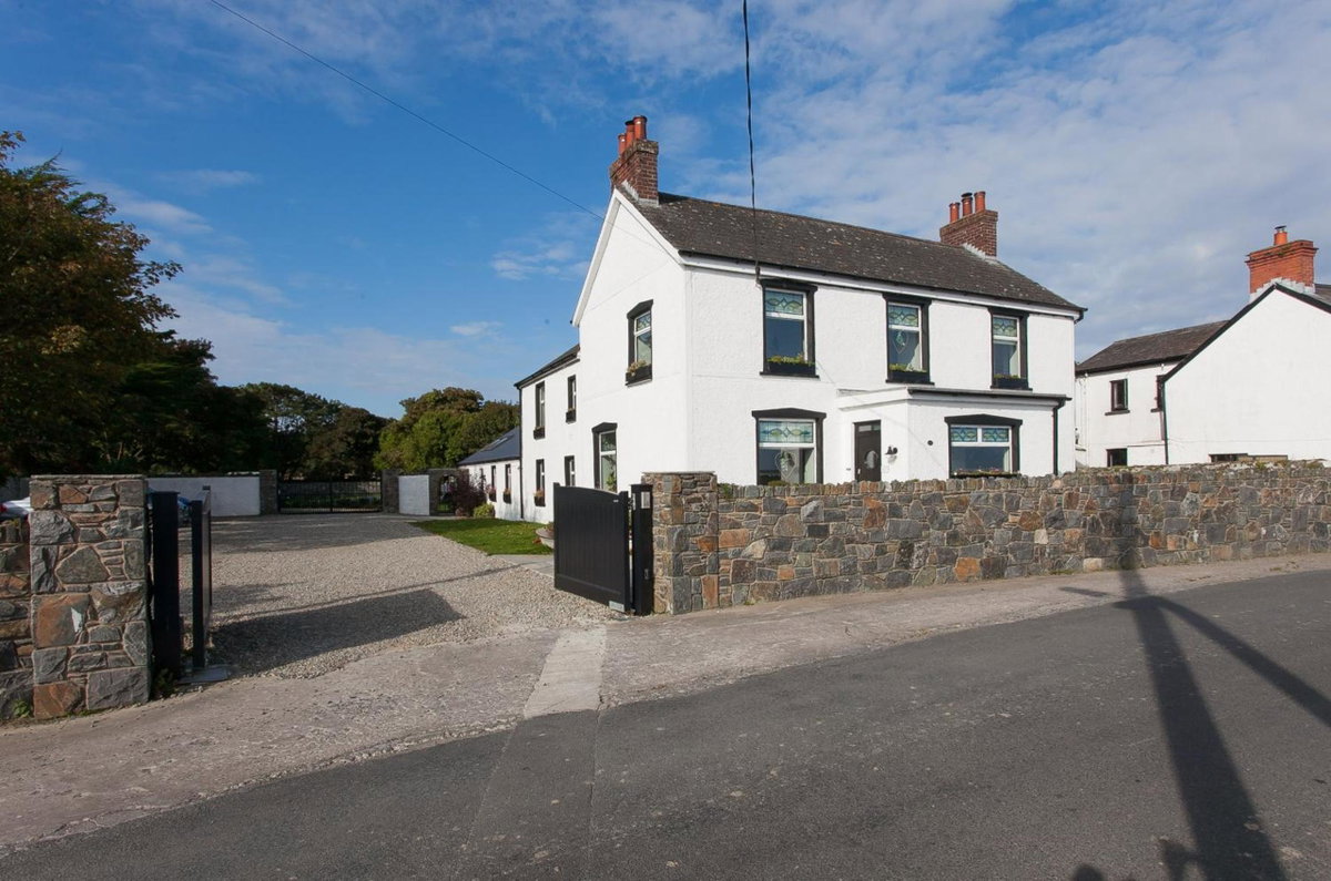 Hotel · Manse On The Beach, Kirkistown
