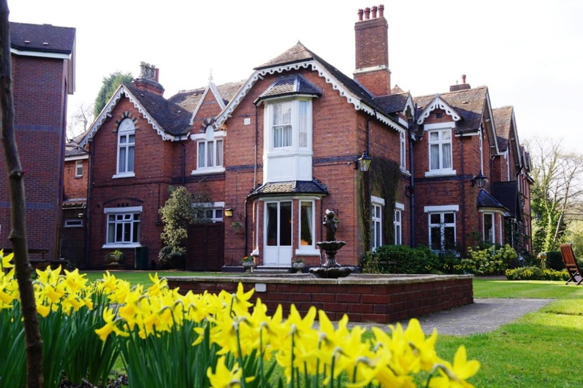 Hotel · Hillscourt, Barnt Green