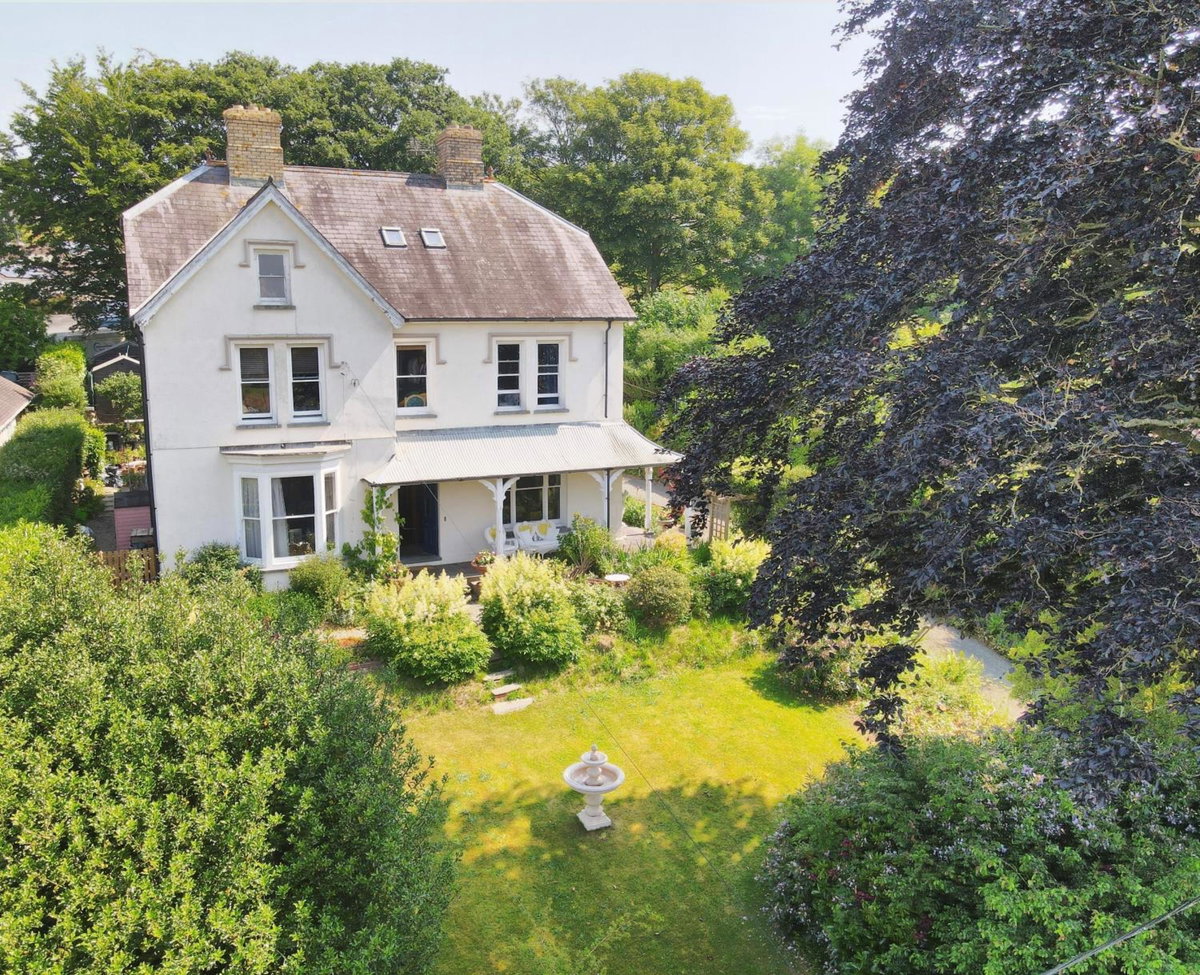 Hotel · House of Brohedyn, Newcastle Emlyn