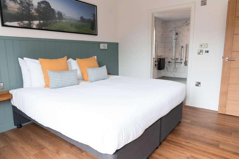 The Mole Resort - Lodges, Chittlehamholt, United Kingdom