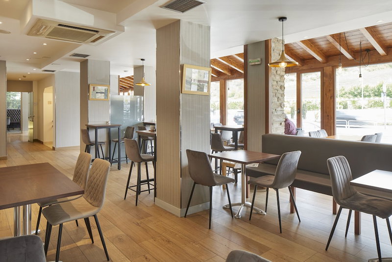Hotel Iriguibel, Huarte, Spain
