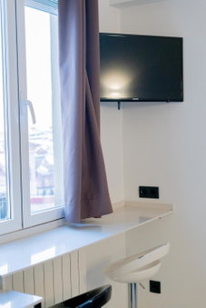 Hostal Gran Via 44, Madrid, Spain
