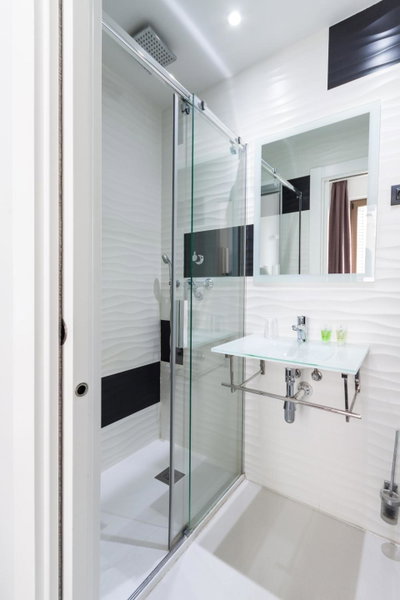 Hostal Gran Via 44, Madrid, Spain