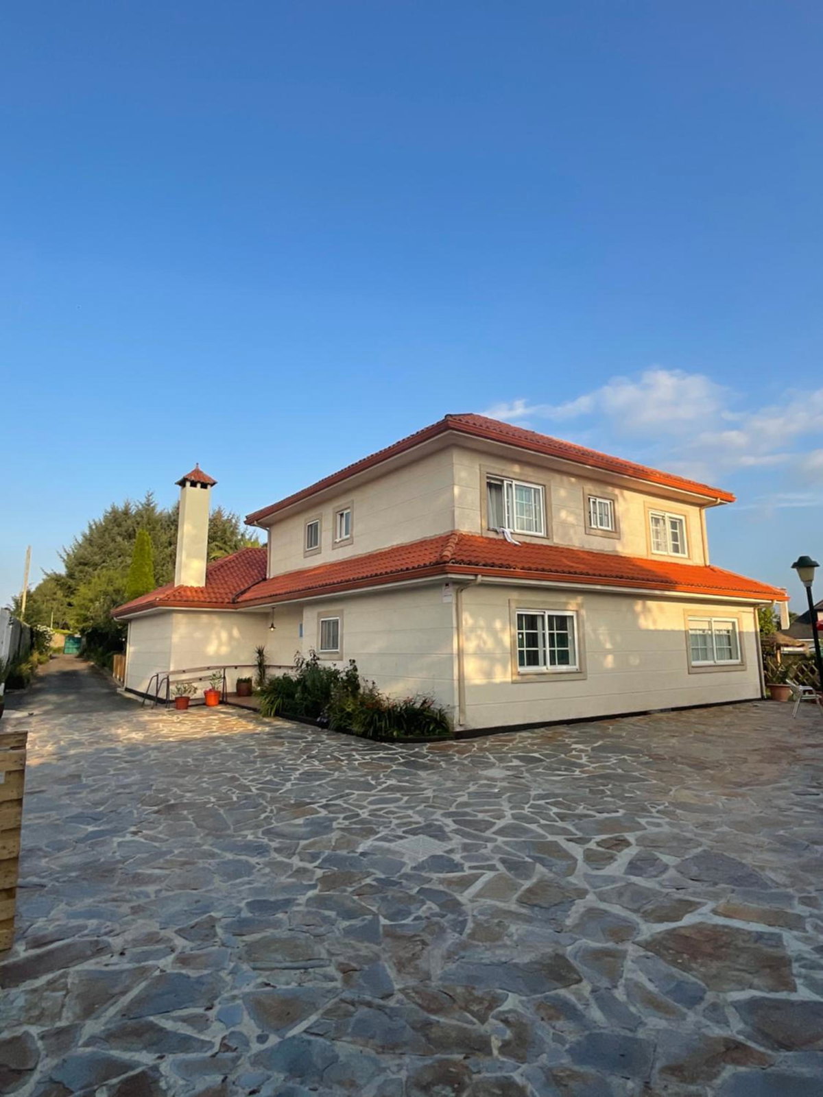 Hotel · Mar De Frisia, O Pino