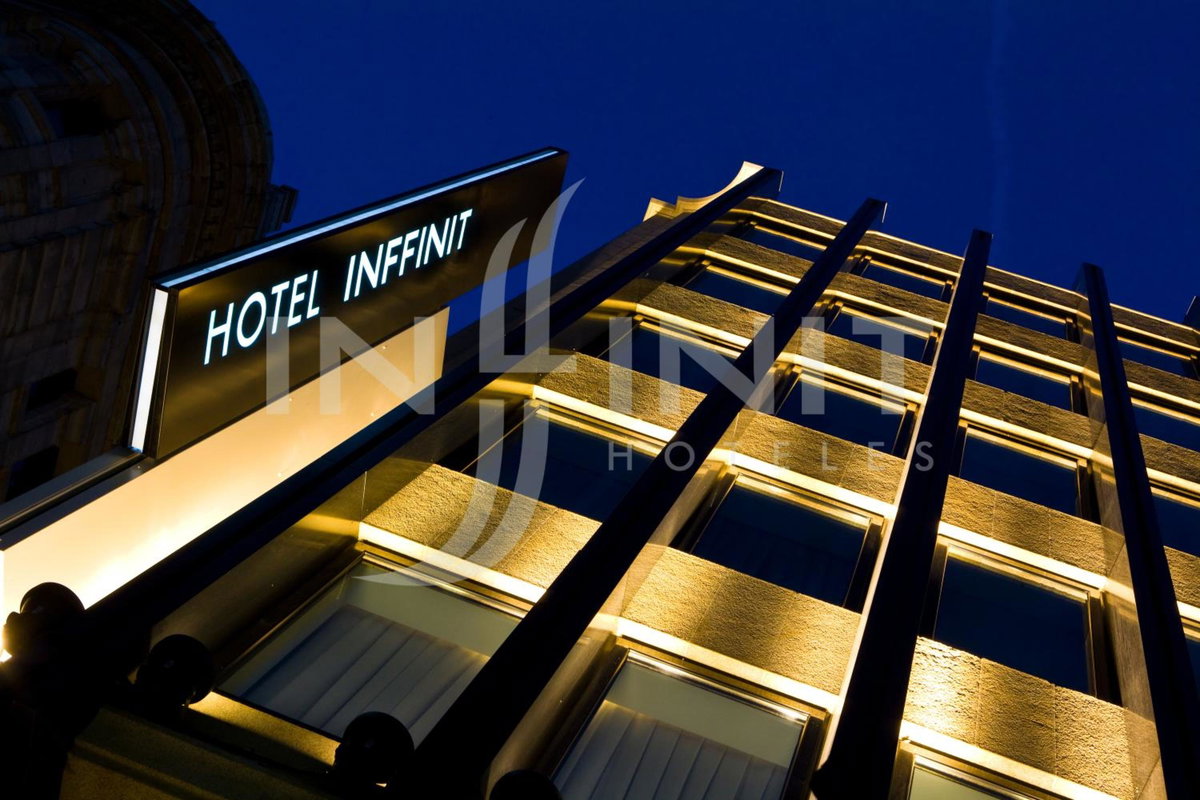Hotel Inffinit, Spain