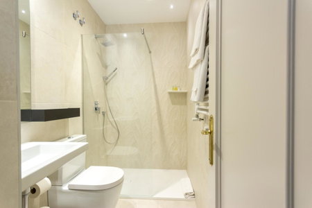 Cuatro Caminos Rooms, Torrelavega, Spain