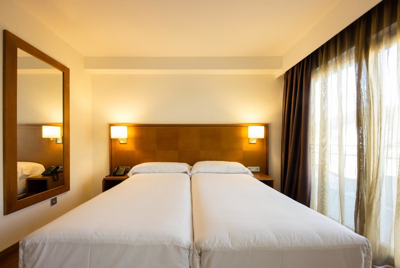 Hotel Thalasso Cantabrico Las Sirenas 4 Superior, Viveiro, Spain