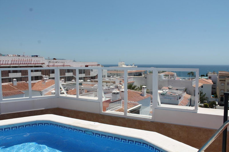 Apartamentos Turísticos Plaza del Olvido, Nerja, Spain