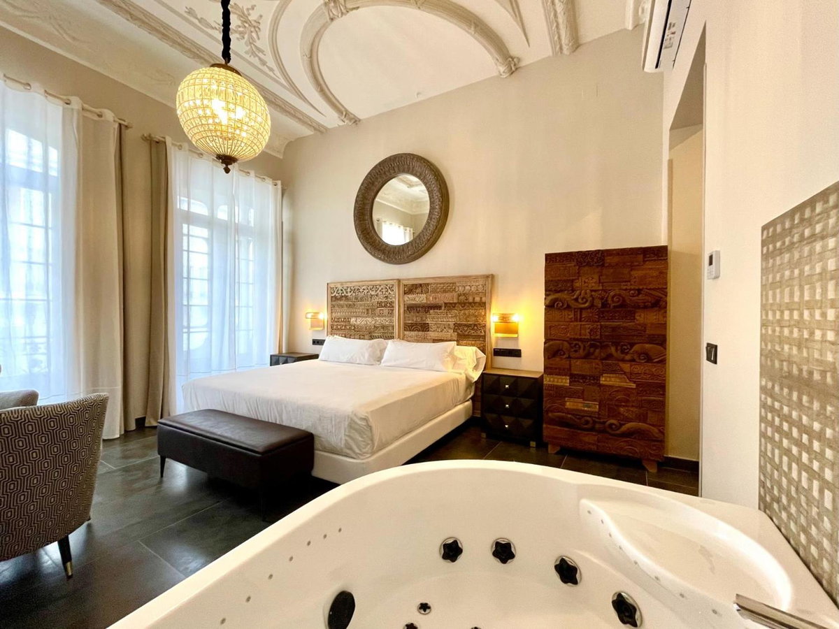 Akla Hotel Badajoz, Испания