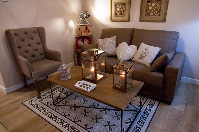 Apartamentos Luna Suites Palacio Almagra, Granada, Spain