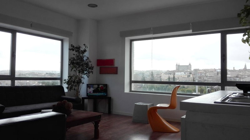 TOLETUM low cost LOFTS dúplex diáfanos o 2dormitorios PARKING Municipal Gratis al aire libre a 100m, Toledo, Spain