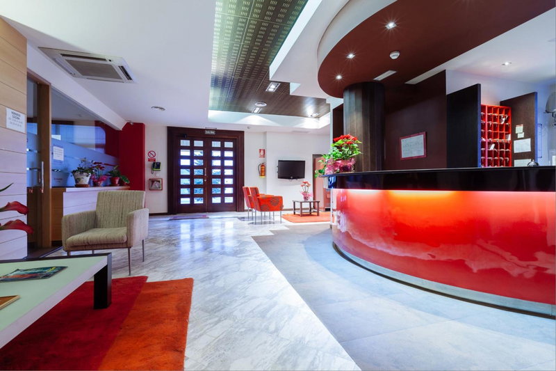 Hotel Philadelfia, Peligros, Spain