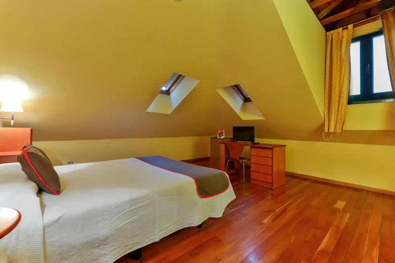 Casa Rural La Chata by Vivere Stays, Valsain, Spain
