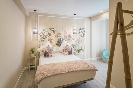 Hostal Plaza Boutique - Solo adultos, Zaragoza, Spain