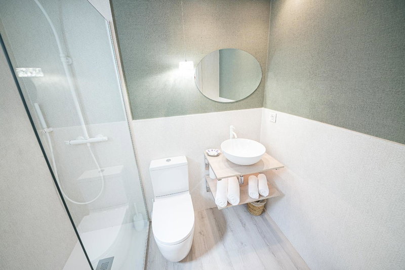 Hostal Plaza Boutique - Solo adultos, Zaragoza, Spain