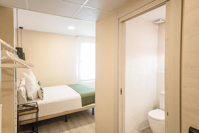 Hostal Plaza Boutique - Solo adultos, Zaragoza, Spain