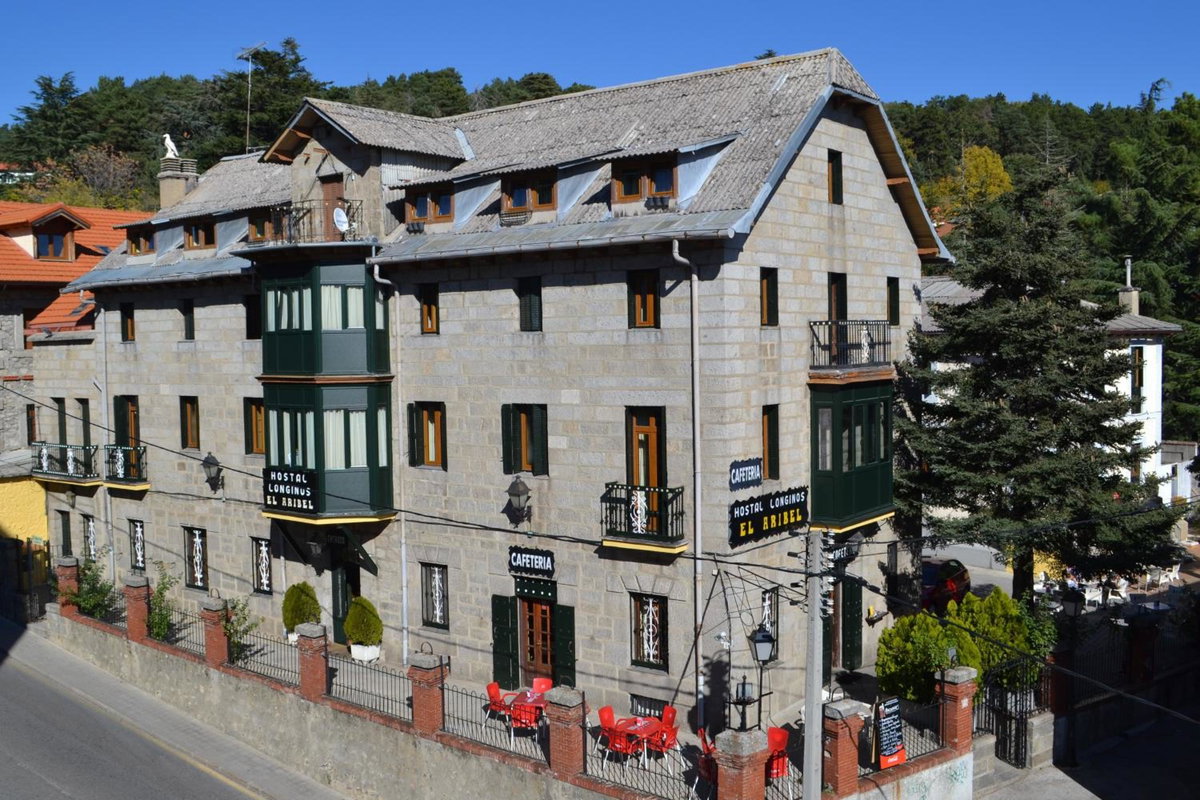 Hotel · Hostal Aribel Longinos, Cercedilla