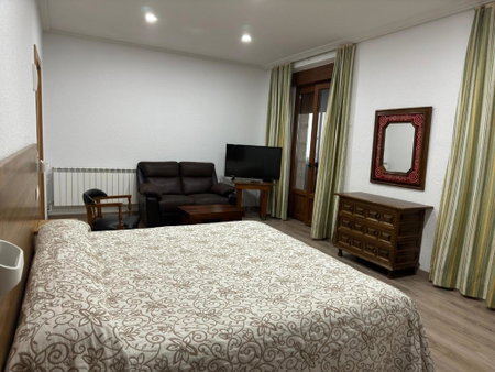 Hostal Aribel Longinos, Cercedilla, Spain