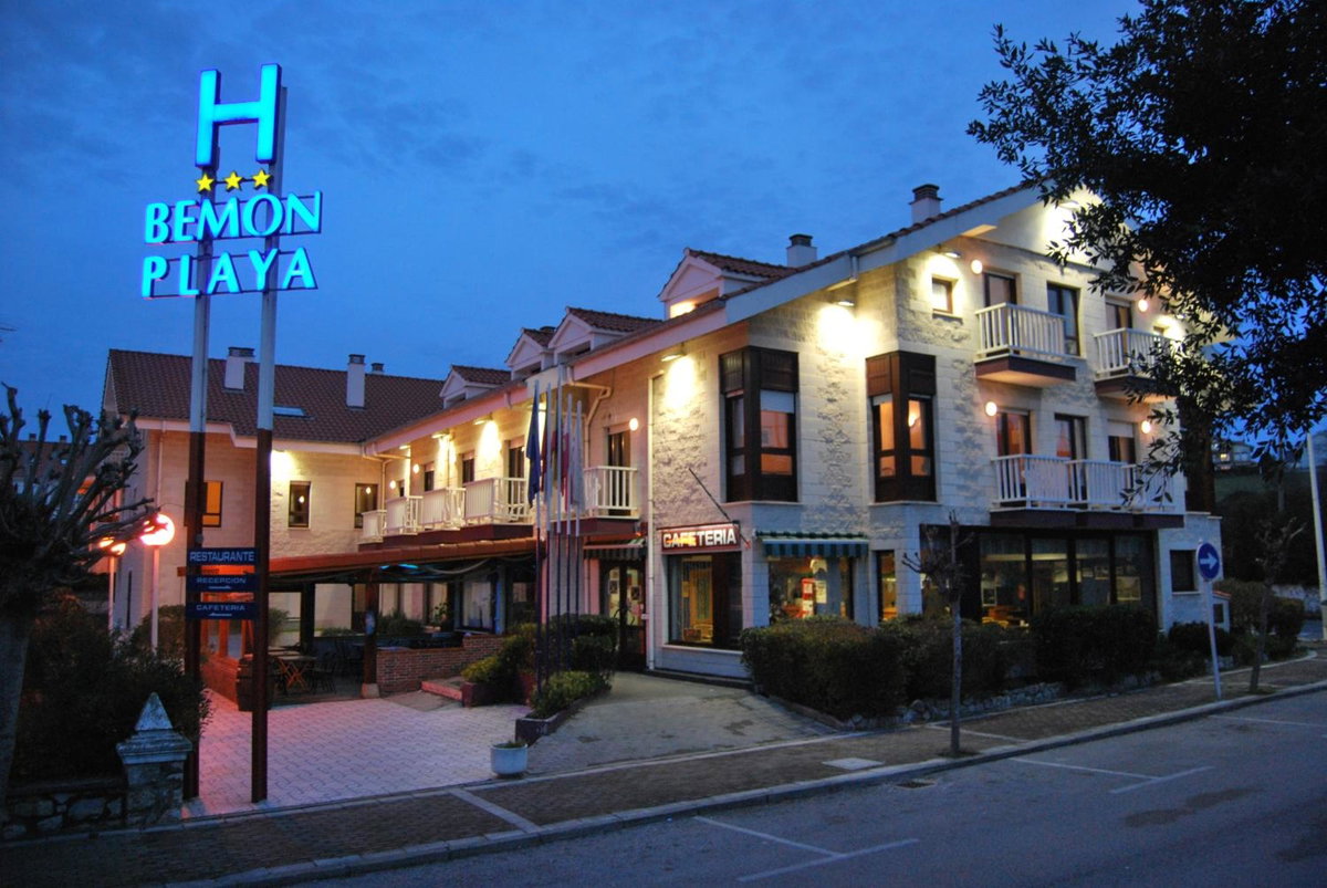 Hotel · Hotel Bemon Playa, Somo