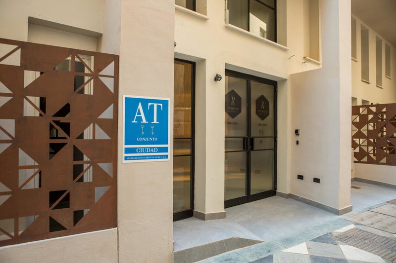 Apartamentos Málaga Premium - Calle San Telmo, Málaga, Spain