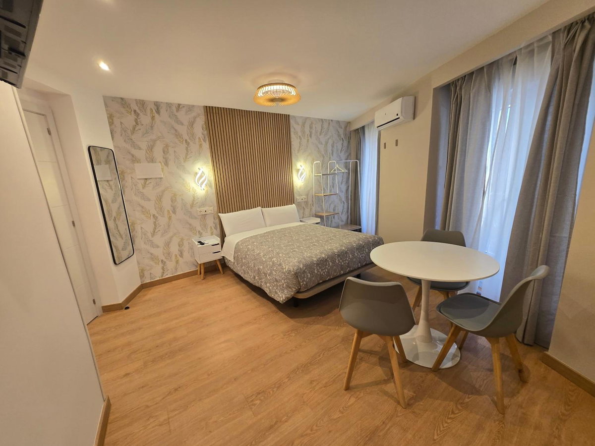Hotel · Hostal Comercial, Madrid