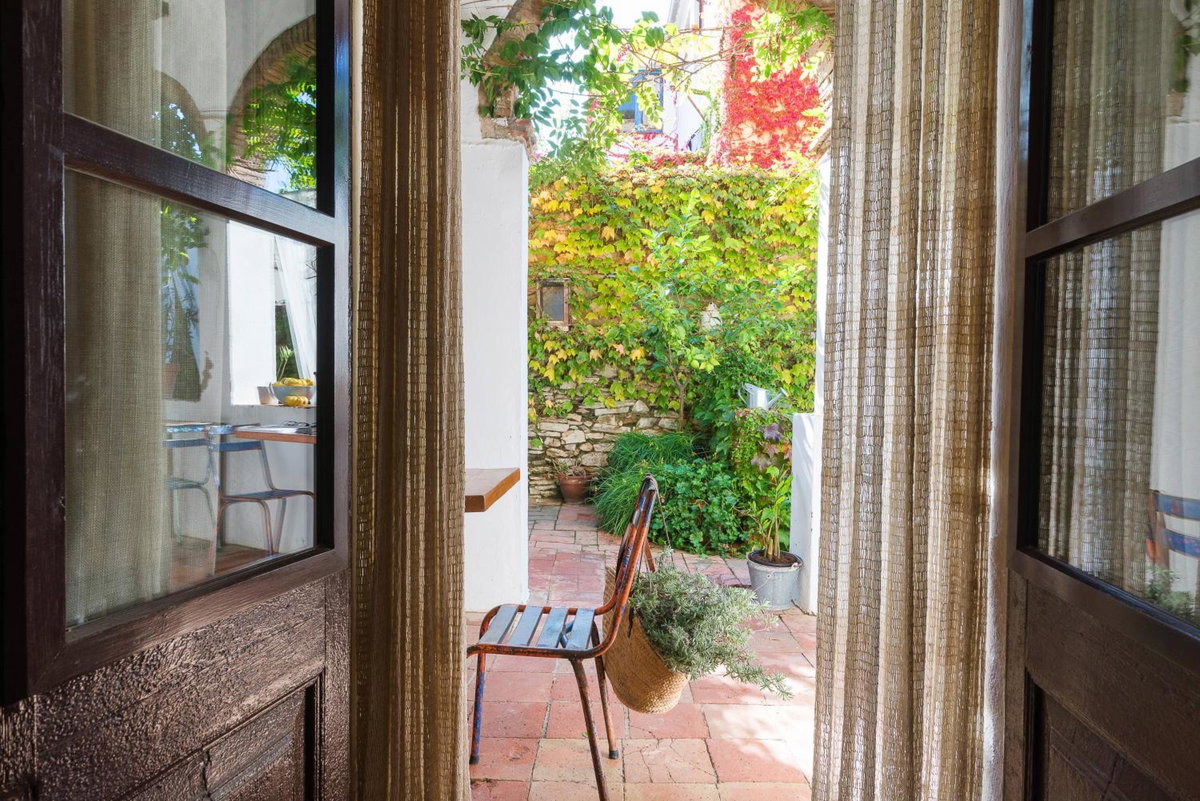 Hotel · BYPILLOW Cluc Begur, Begur