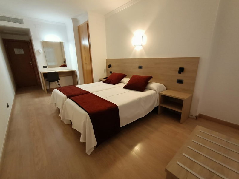 Hotel Vilobi, Vilobí d'Onyar, Spain