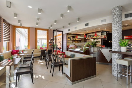 Kairos Garda Hotel, Castelnuovo del Garda, Italy
